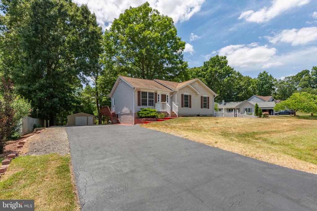 10 YUCCA DRIVE