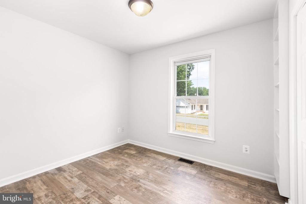 10 YUCCA DRIVE