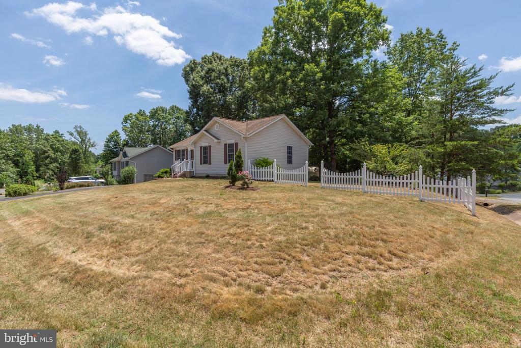 10 YUCCA DRIVE