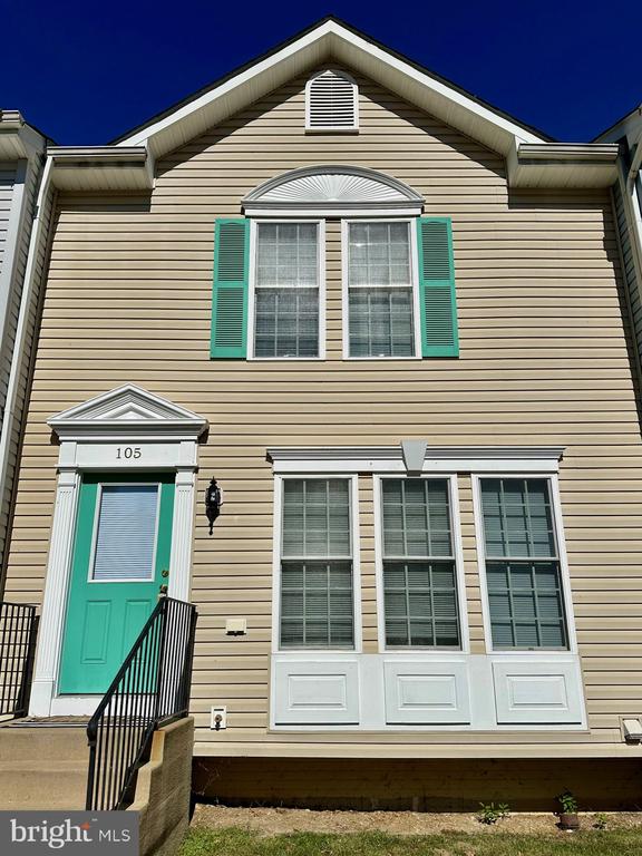 105 BELL TOWERS COURT