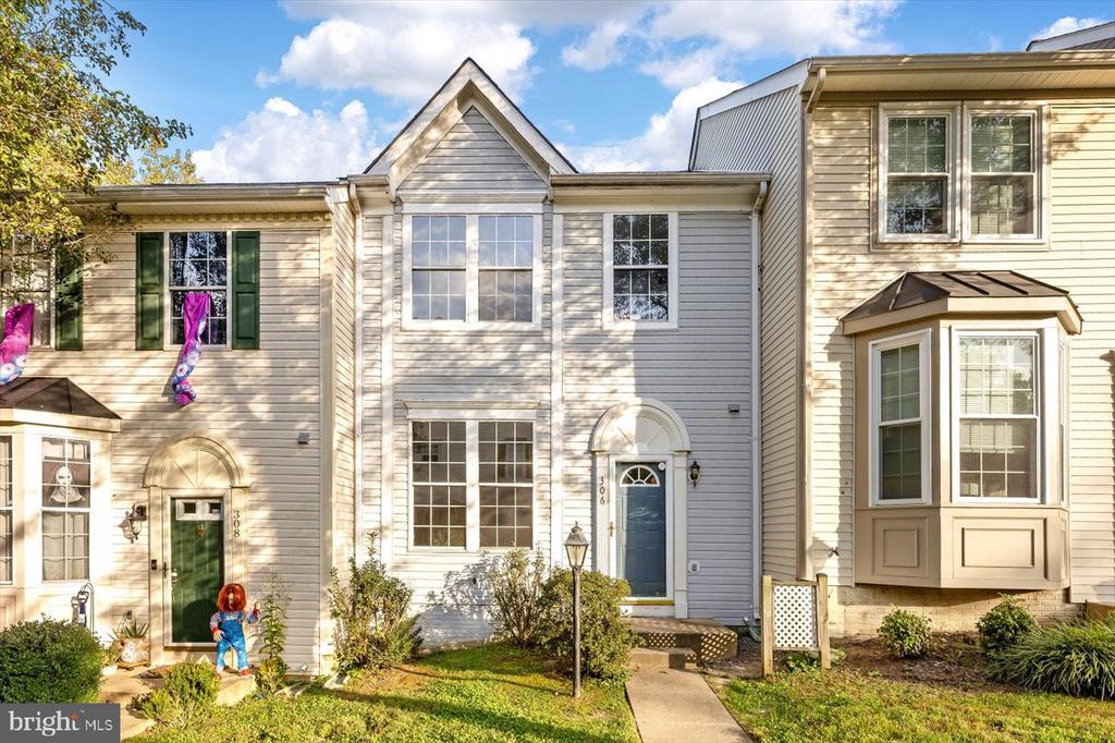 306 PINNACLE DRIVE