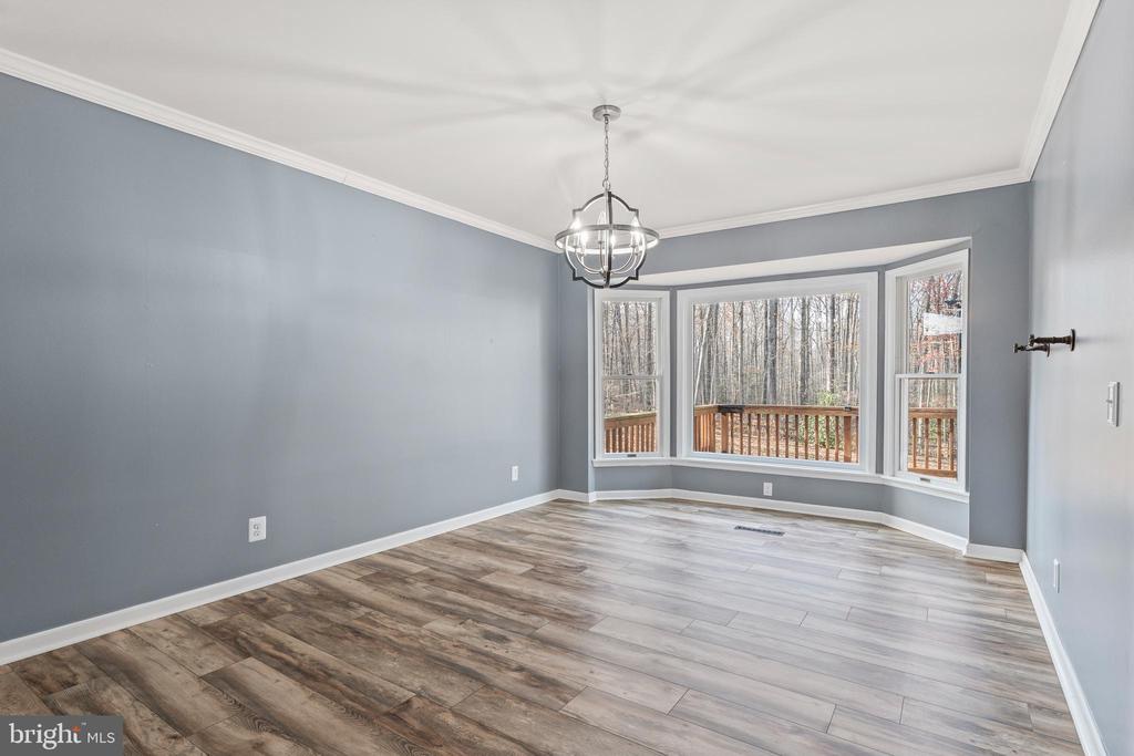 144 RICHARD'S FERRY ROAD