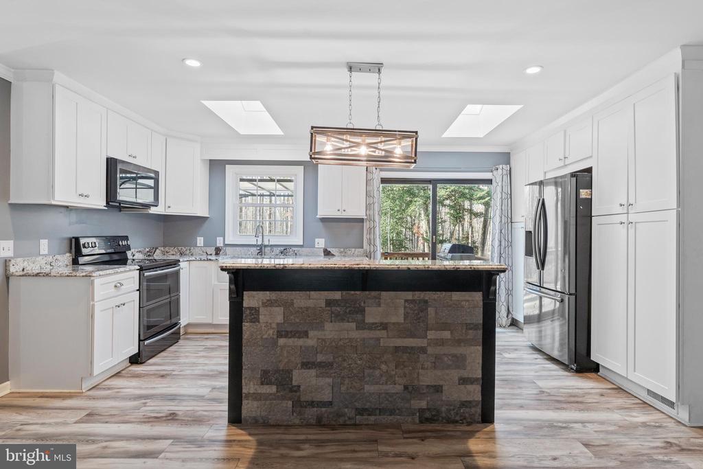 144 RICHARD'S FERRY ROAD