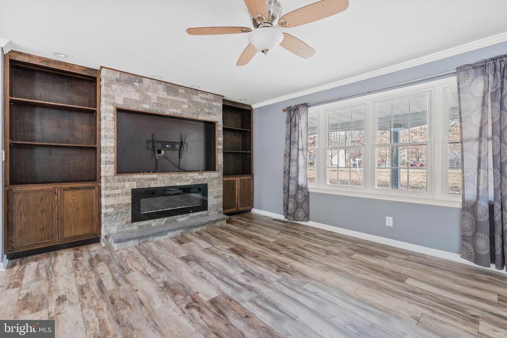 144 RICHARD'S FERRY ROAD