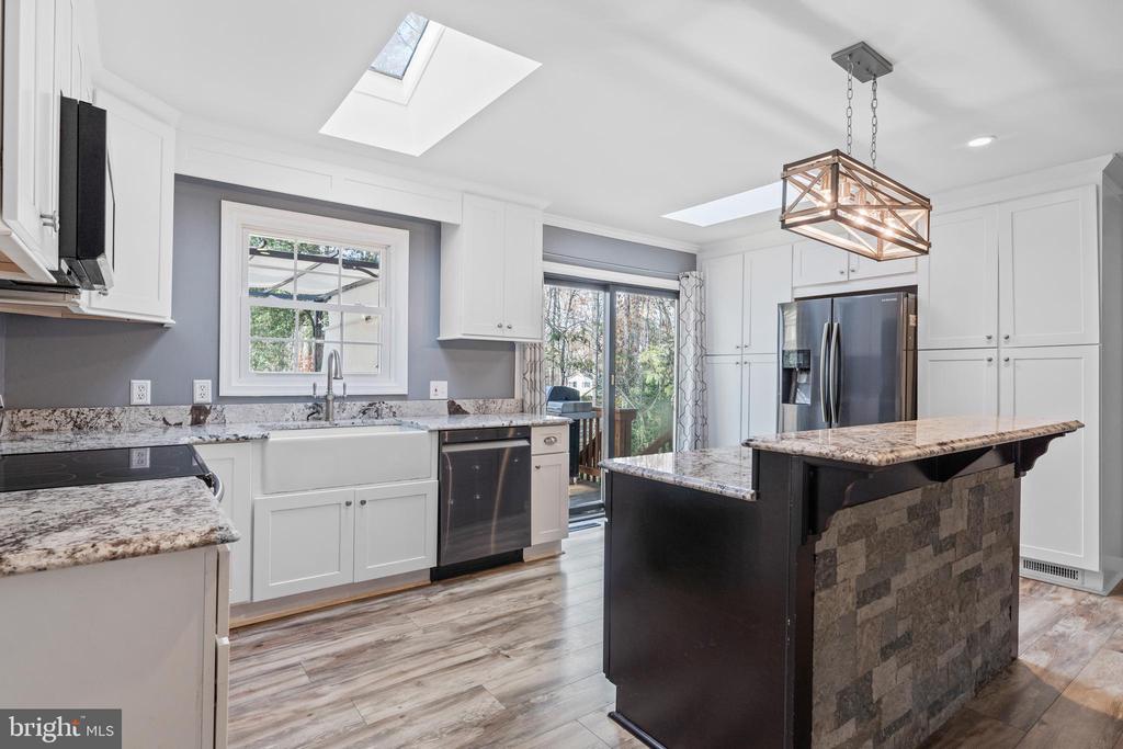 144 RICHARD'S FERRY ROAD