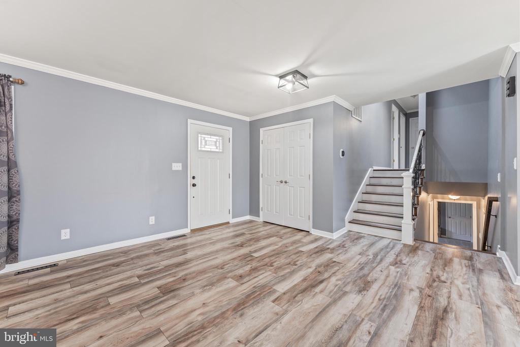 144 RICHARD'S FERRY ROAD