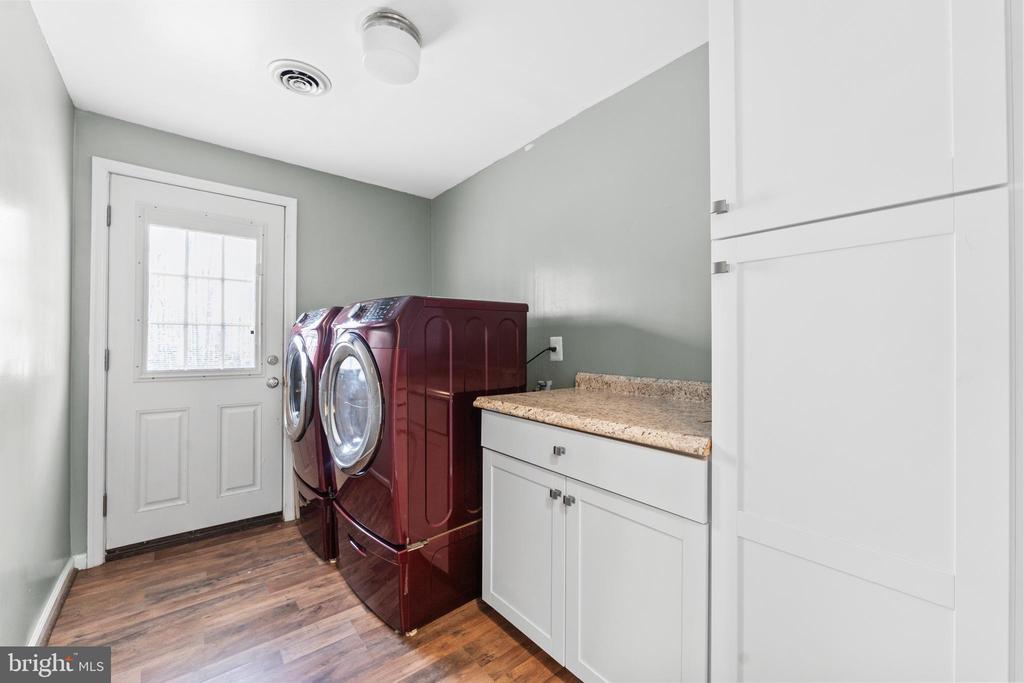 144 RICHARD'S FERRY ROAD