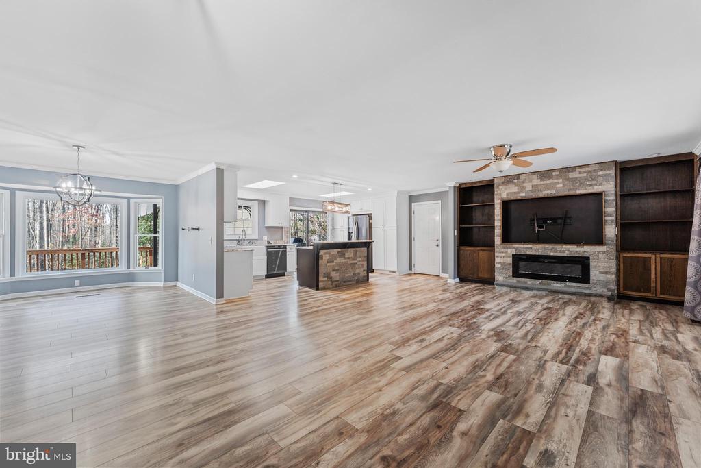 144 RICHARD'S FERRY ROAD