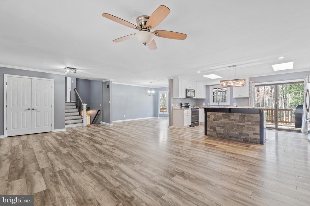 144 RICHARD'S FERRY ROAD