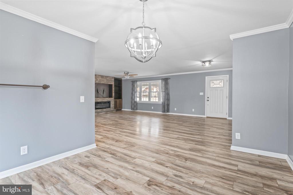 144 RICHARD'S FERRY ROAD