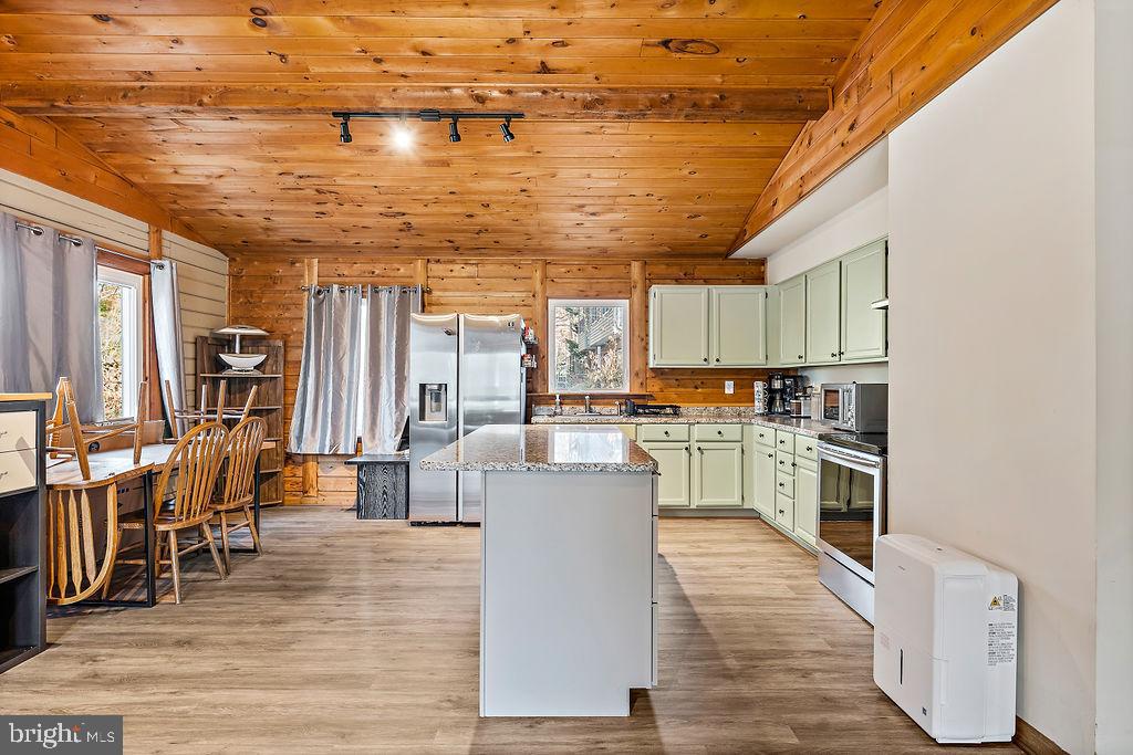 45 HIDDEN LAKE DRIVE