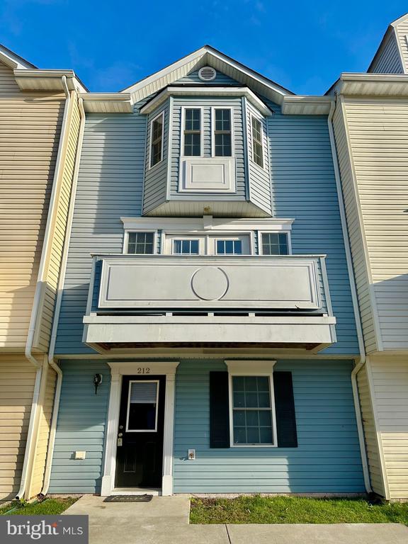 212 BELL TOWERS COURT