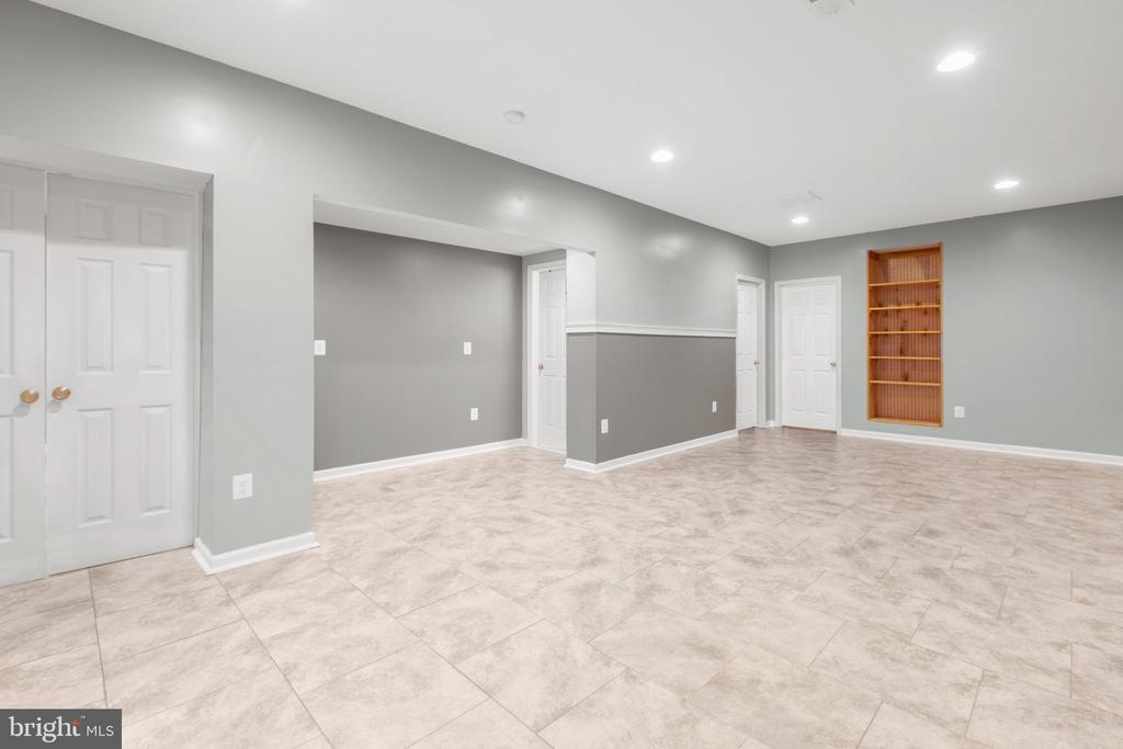 4 GALLERY ROAD
