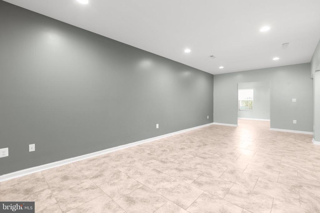 4 GALLERY ROAD