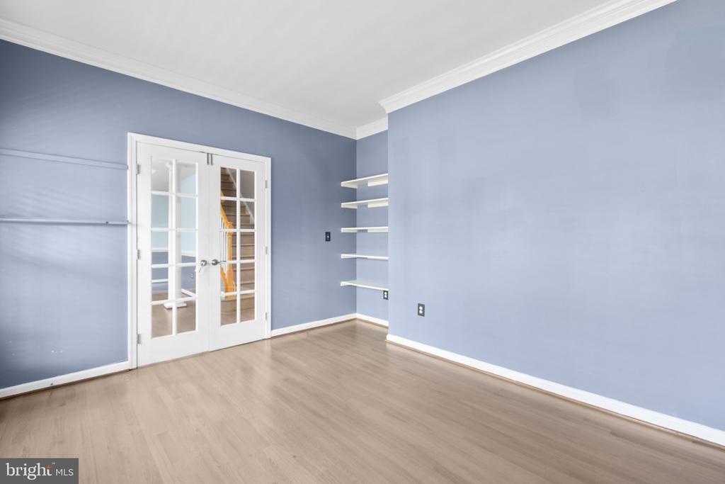 4 GALLERY ROAD