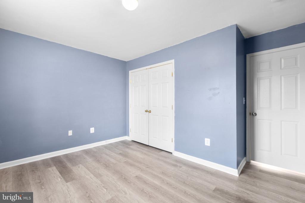 4 GALLERY ROAD