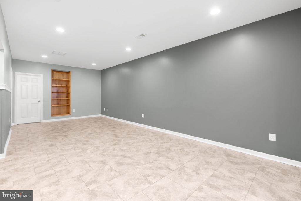 4 GALLERY ROAD