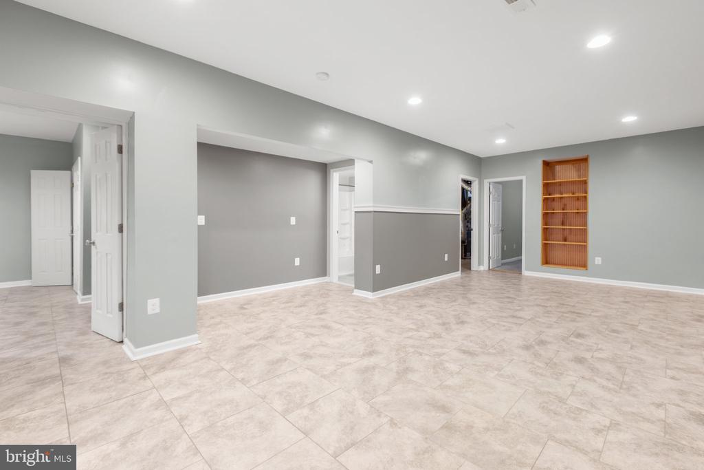 4 GALLERY ROAD