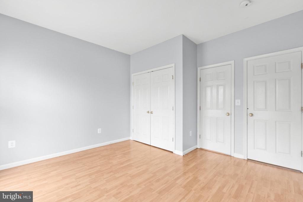 4 GALLERY ROAD