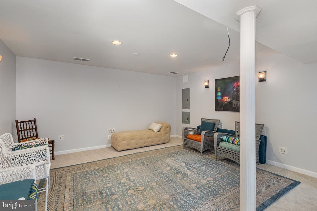 3 TEMPLE DRIVE
