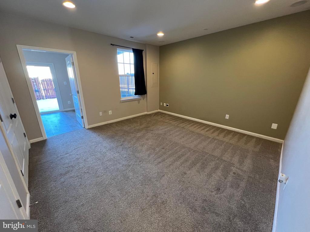 125 MACON DRIVE