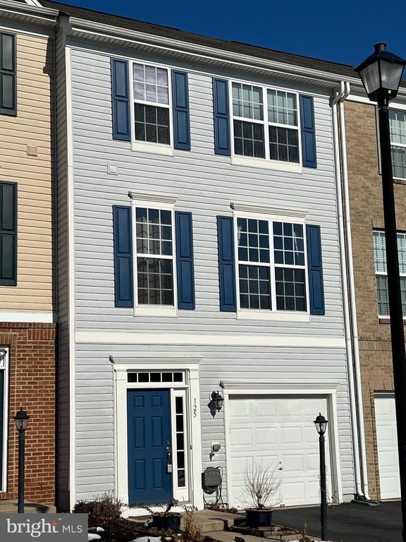 125 MACON DRIVE