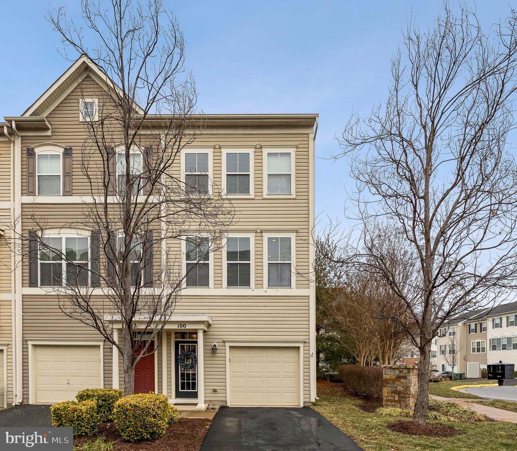 100 BELLINGHAM DRIVE