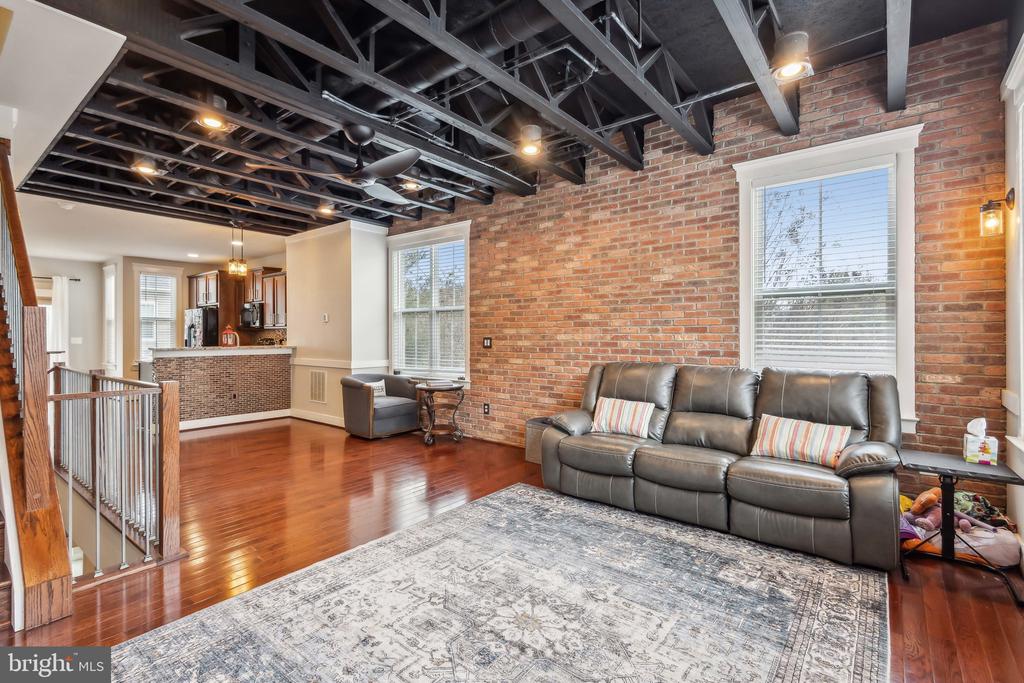 100 BELLINGHAM DRIVE
