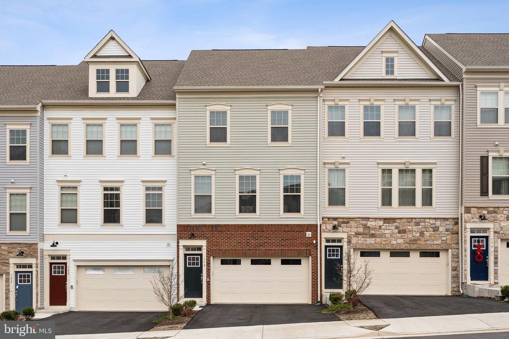 178 SHADED VALLEY COURT