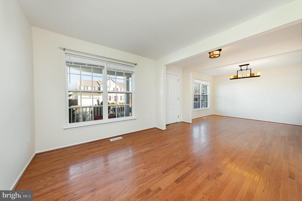 10 MINTWOOD DRIVE