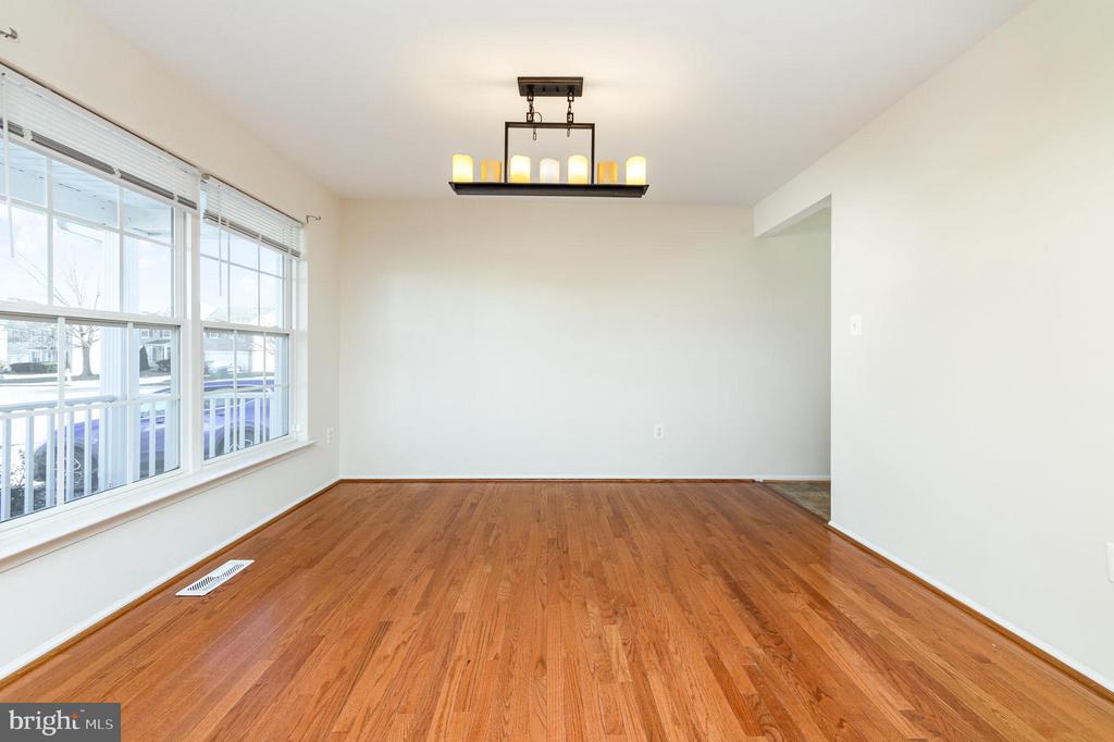 10 MINTWOOD DRIVE