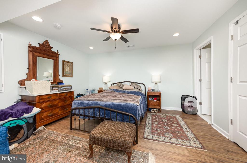 10 MINTWOOD DRIVE