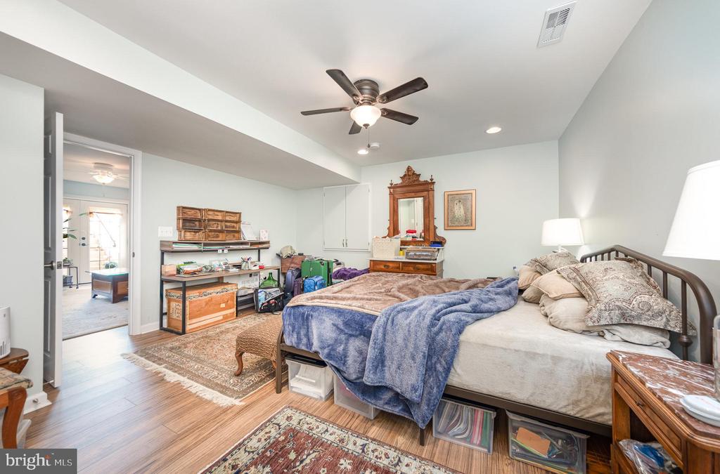 10 MINTWOOD DRIVE