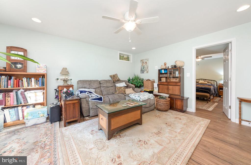 10 MINTWOOD DRIVE