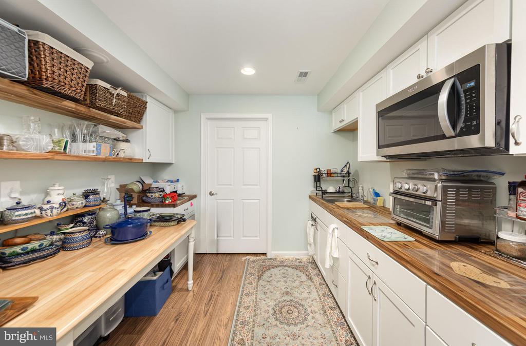 10 MINTWOOD DRIVE