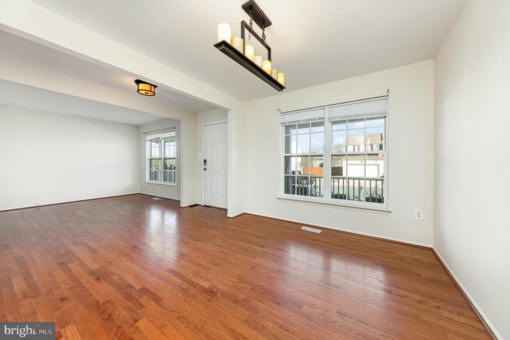 10 MINTWOOD DRIVE