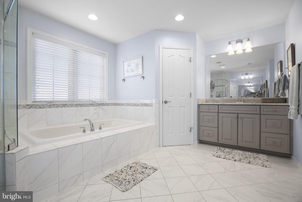 11 WOODLOT COURT