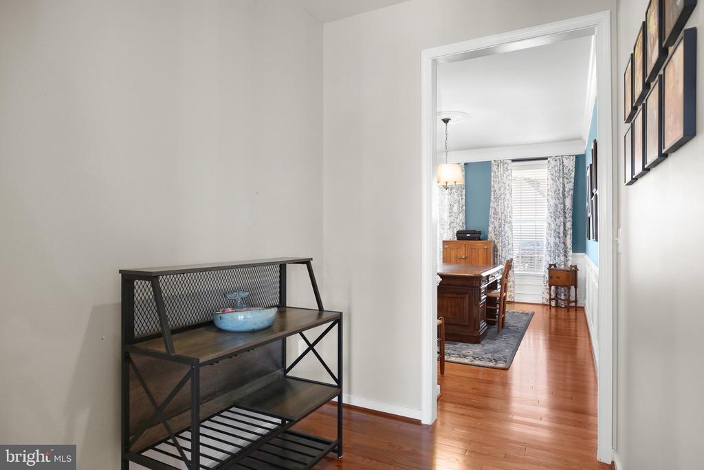 11 WOODLOT COURT