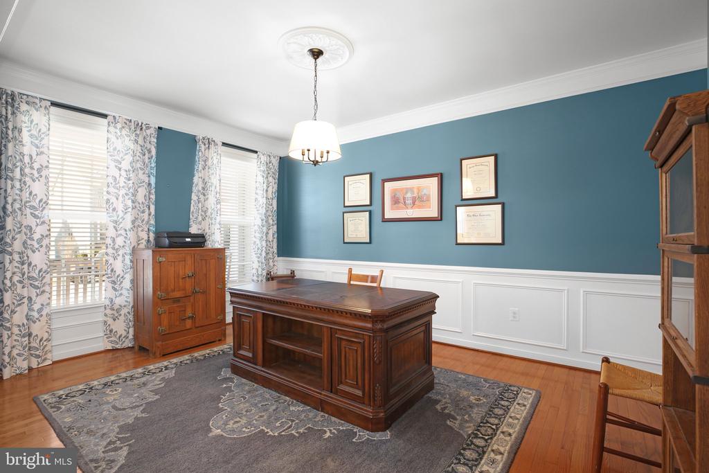 11 WOODLOT COURT