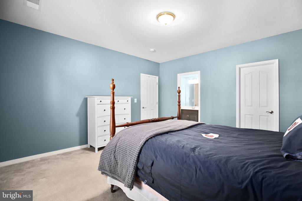 11 WOODLOT COURT