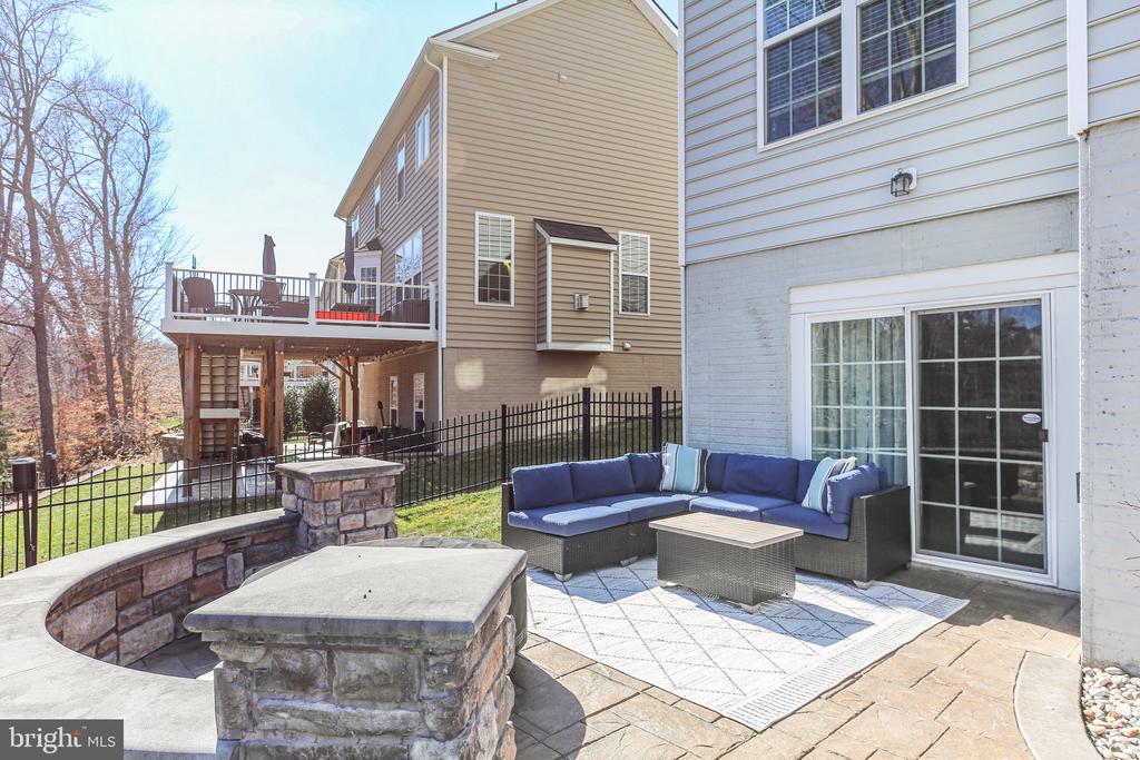 11 WOODLOT COURT