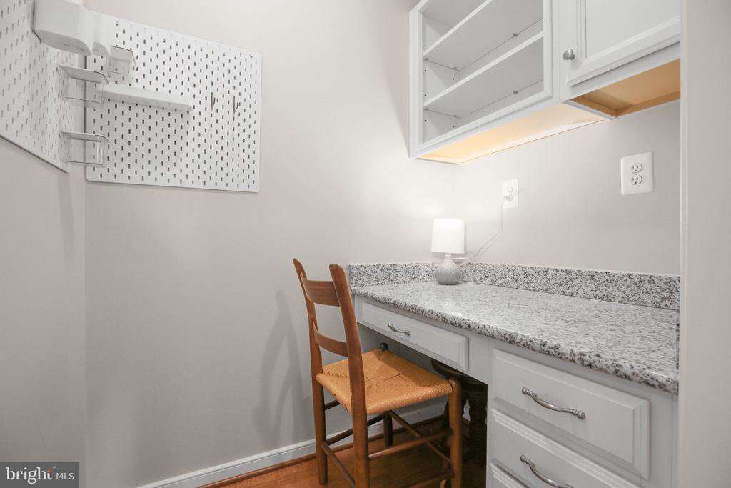 11 WOODLOT COURT