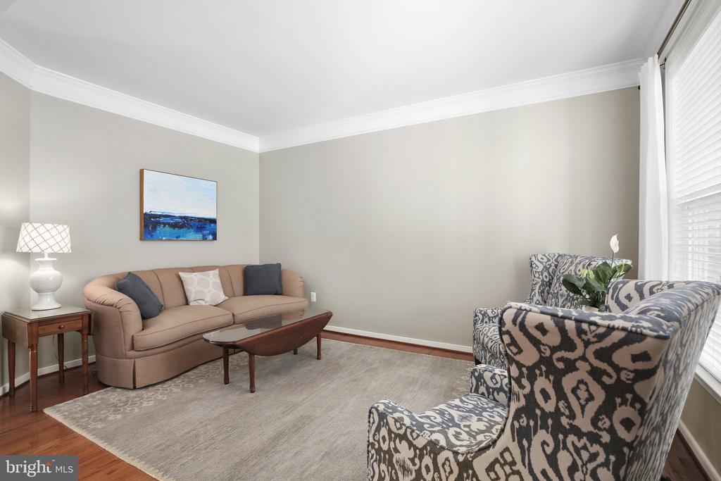 11 WOODLOT COURT