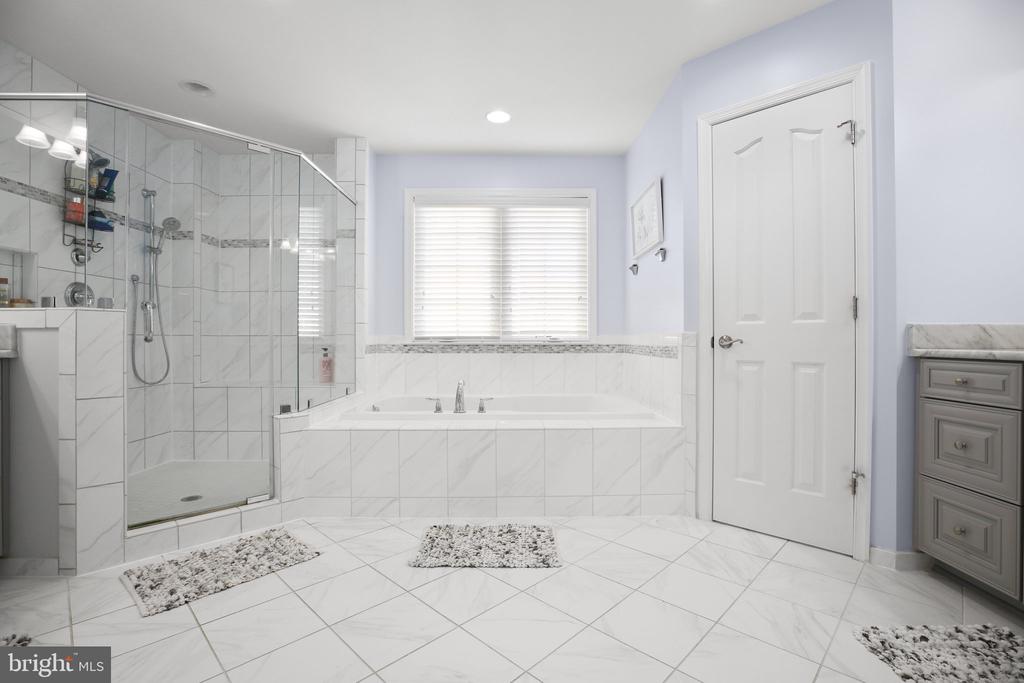 11 WOODLOT COURT