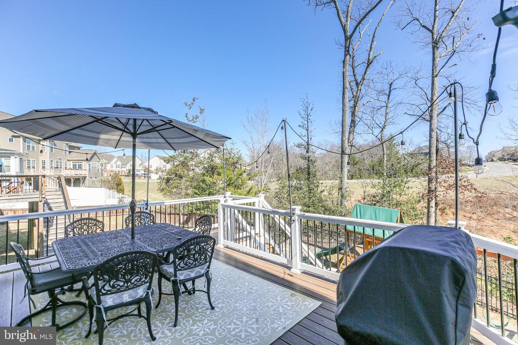 11 WOODLOT COURT