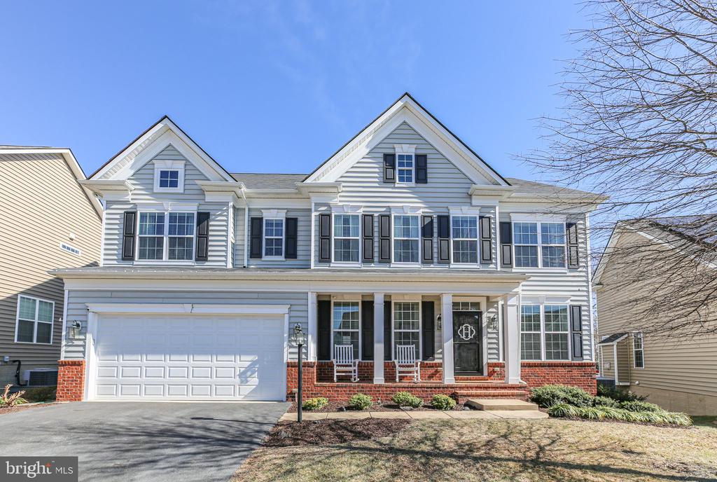11 WOODLOT COURT