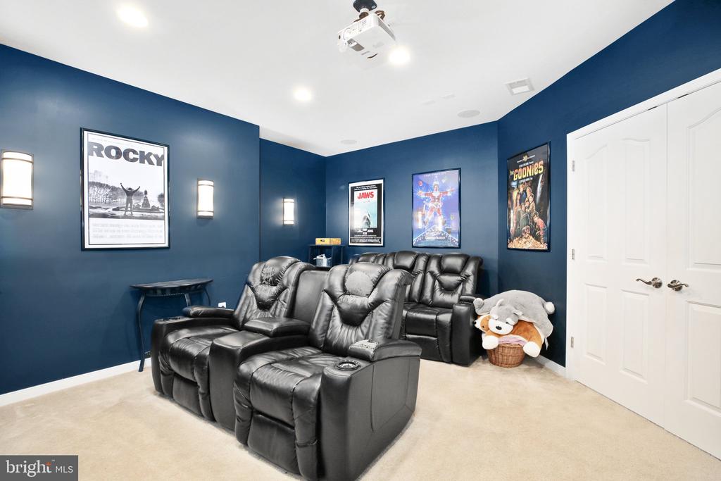 11 WOODLOT COURT