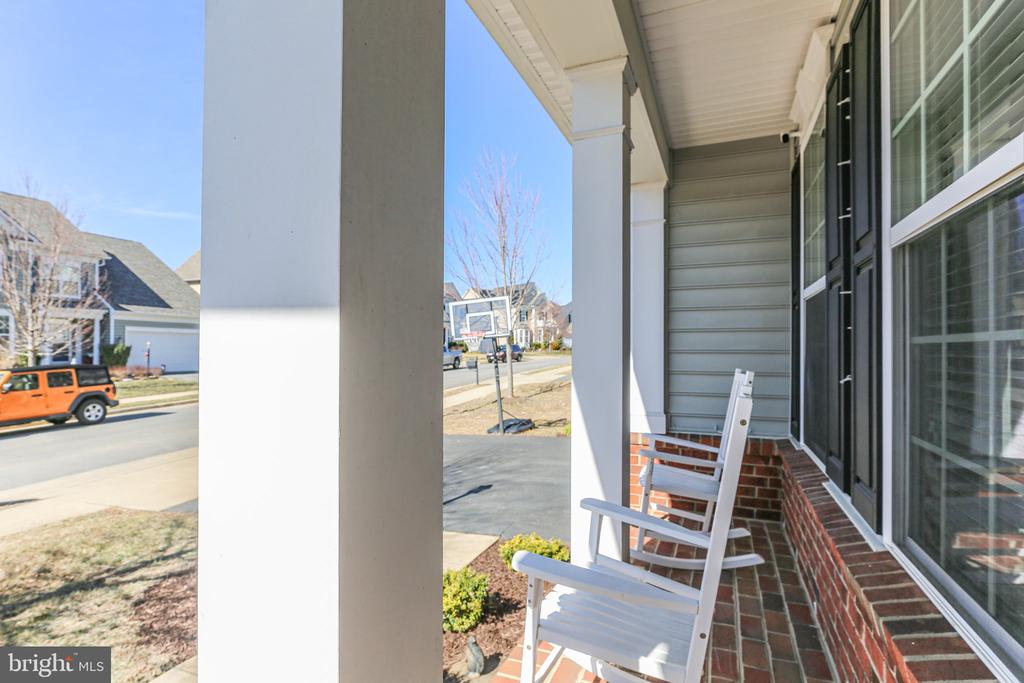 11 WOODLOT COURT