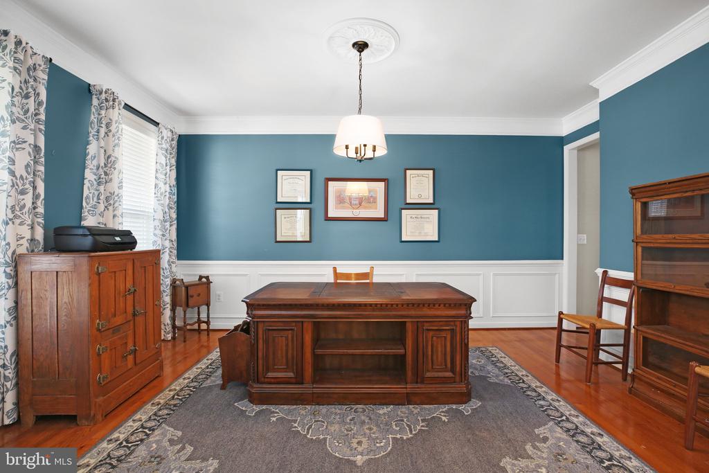 11 WOODLOT COURT