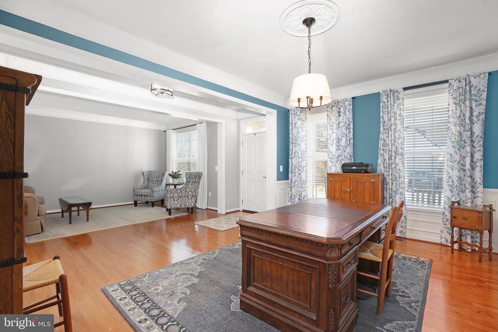 11 WOODLOT COURT